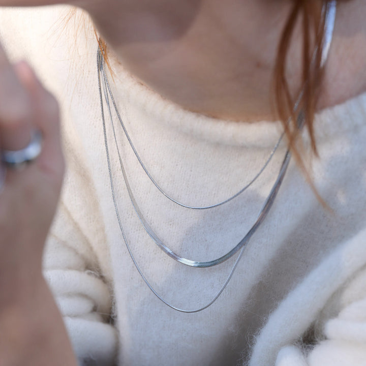 マチルダ - トリプルチェーンネックレス ステンレススチール