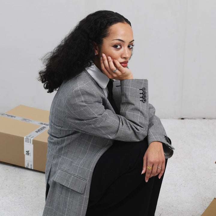 マギー - ストラクチャーリング ステンレススチール