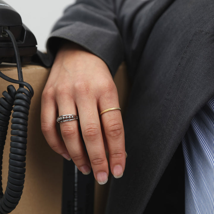 シグルン - 繊細なリング ステンレススチール