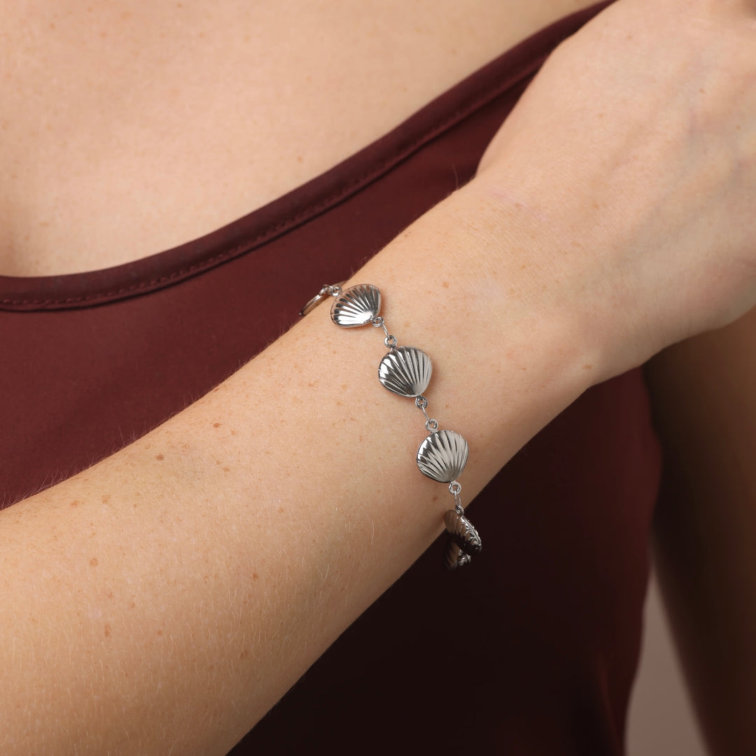 Estrid - Shell Bracelet in Stainless Steel | Timi of Sweden