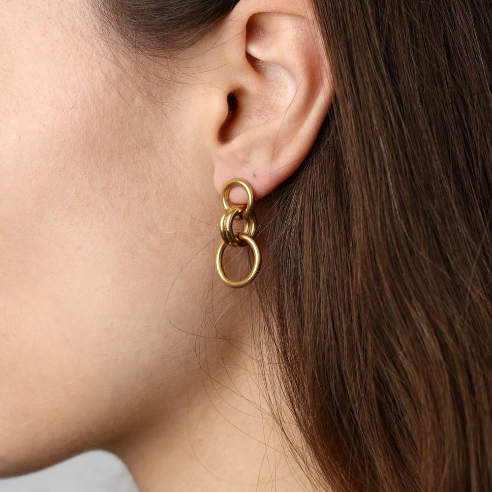 Circe – duo hoop earrings in stainless steel, gold | Timi of Sweden